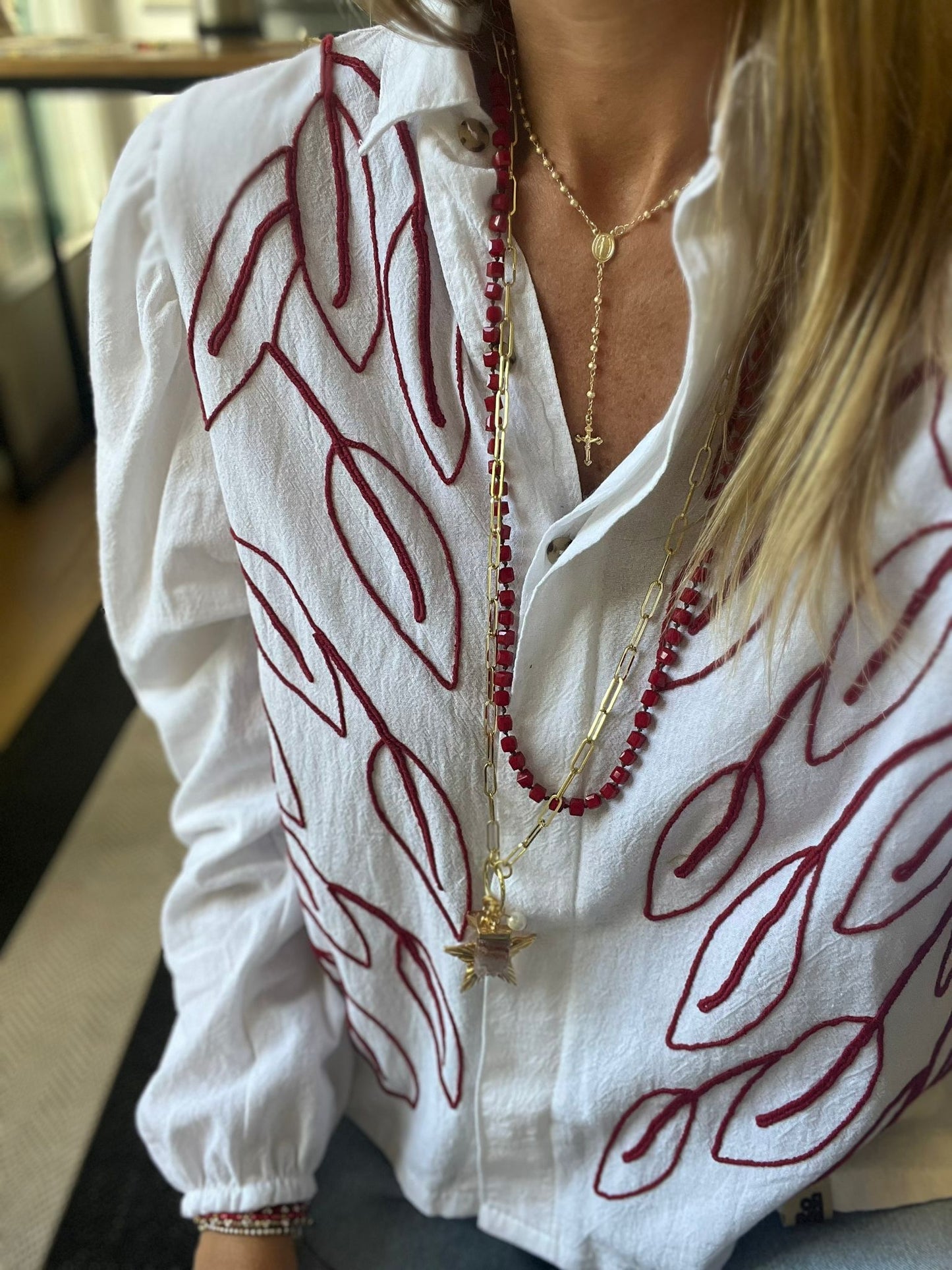 PRE VENTA -
CAMISA ALFO BORDADO ROJO
